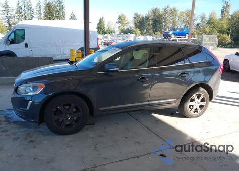 2015 Volvo Xc60 T6 z USA, uszkodzony, nr VIN YV4902RK5F2720055